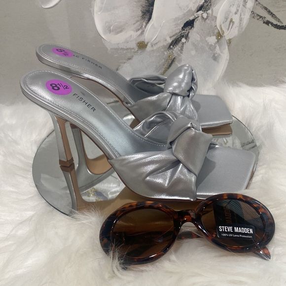 Marc Fisher Sandals - Picture 3 of 4